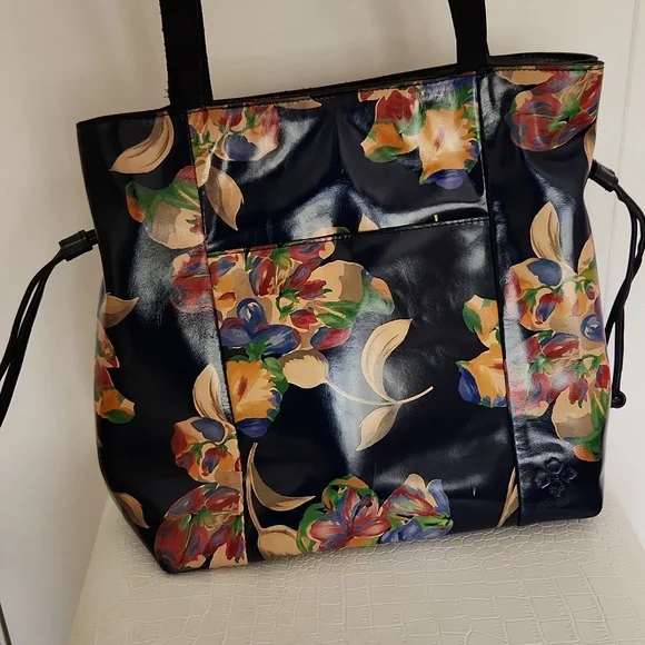 Patricia Nash navy floral handbag - Picture 1 of 7